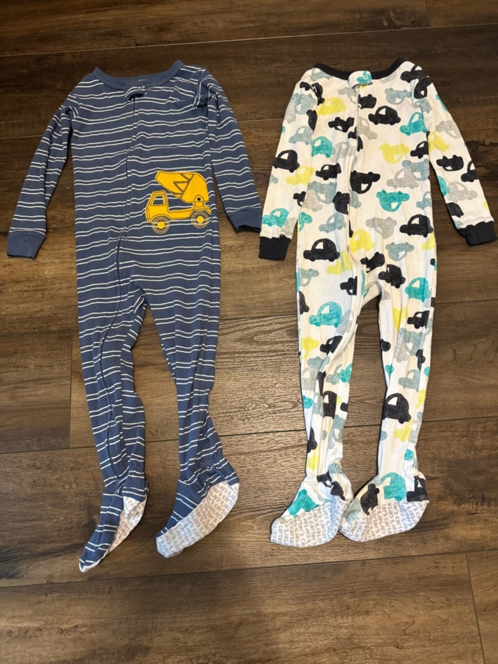 Carter’s 3t zip up footed pajamas cotton
